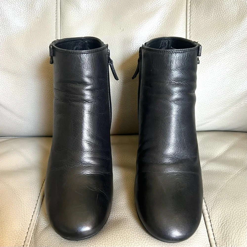 Tory Burch Black Leather Lowell Wedge Ankle Boots Sz 8.5 Classic Chic Minimalist
